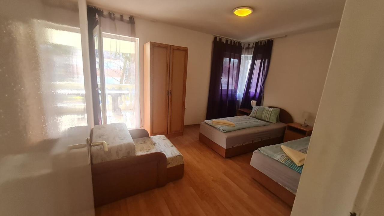 Yellow Sun 2 Apartman Siófok Esterno foto