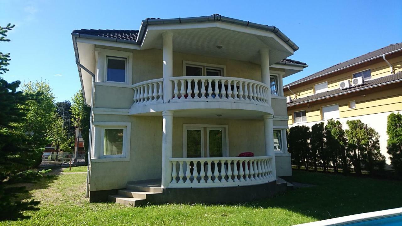 Yellow Sun 2 Apartman Siófok Esterno foto